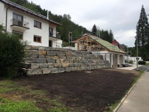 Natursteinmauer Volkert - Schütz Garten- und Landschaftsbau GmbH
